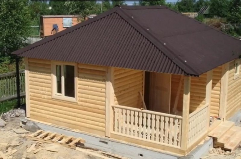 Конструкция крыши деревянного дома, особенности каркаса и установка