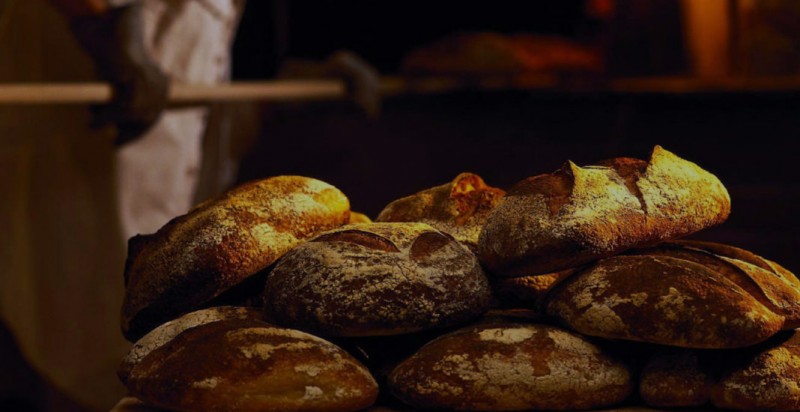 Как самому испечь хлеб в русской печи