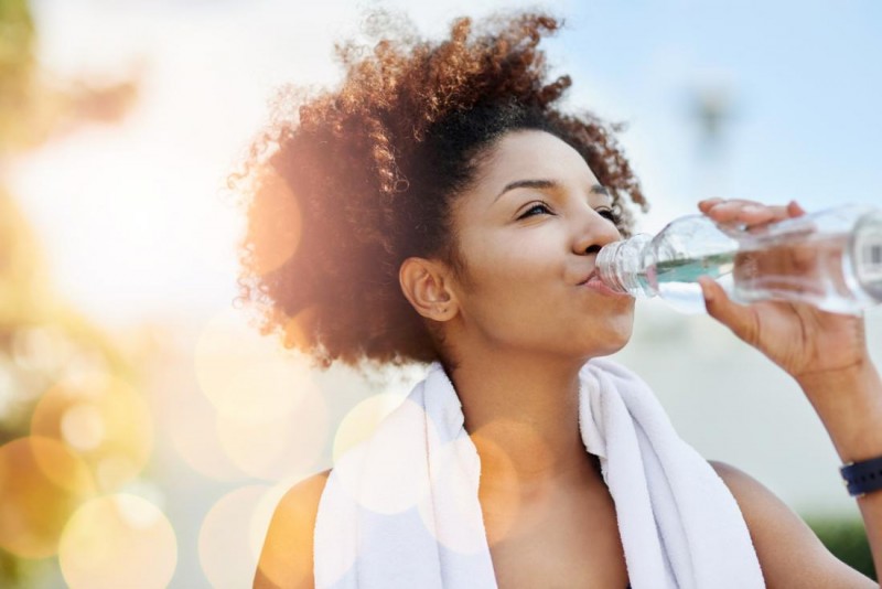 Можно ли пить дистиллированную воду? Польза и вред, опасность для человека